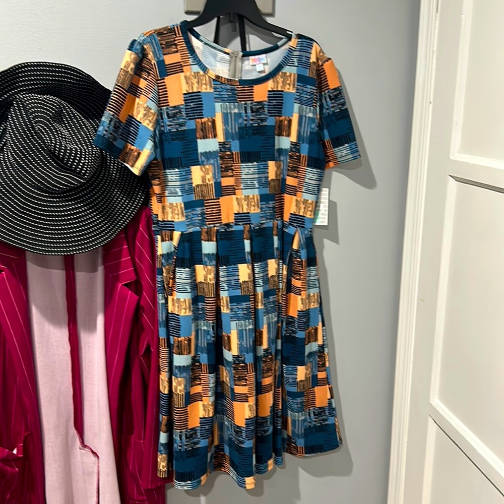 Lularoe NWT Amelia dress